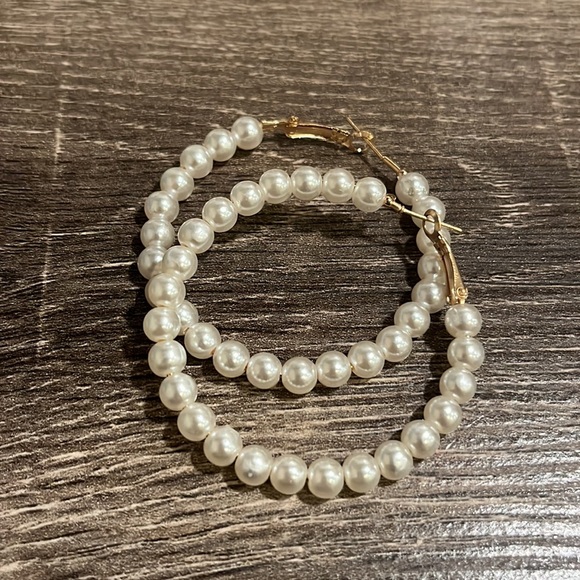 NWT PEARL EARRINGS - Picture 3 of 4